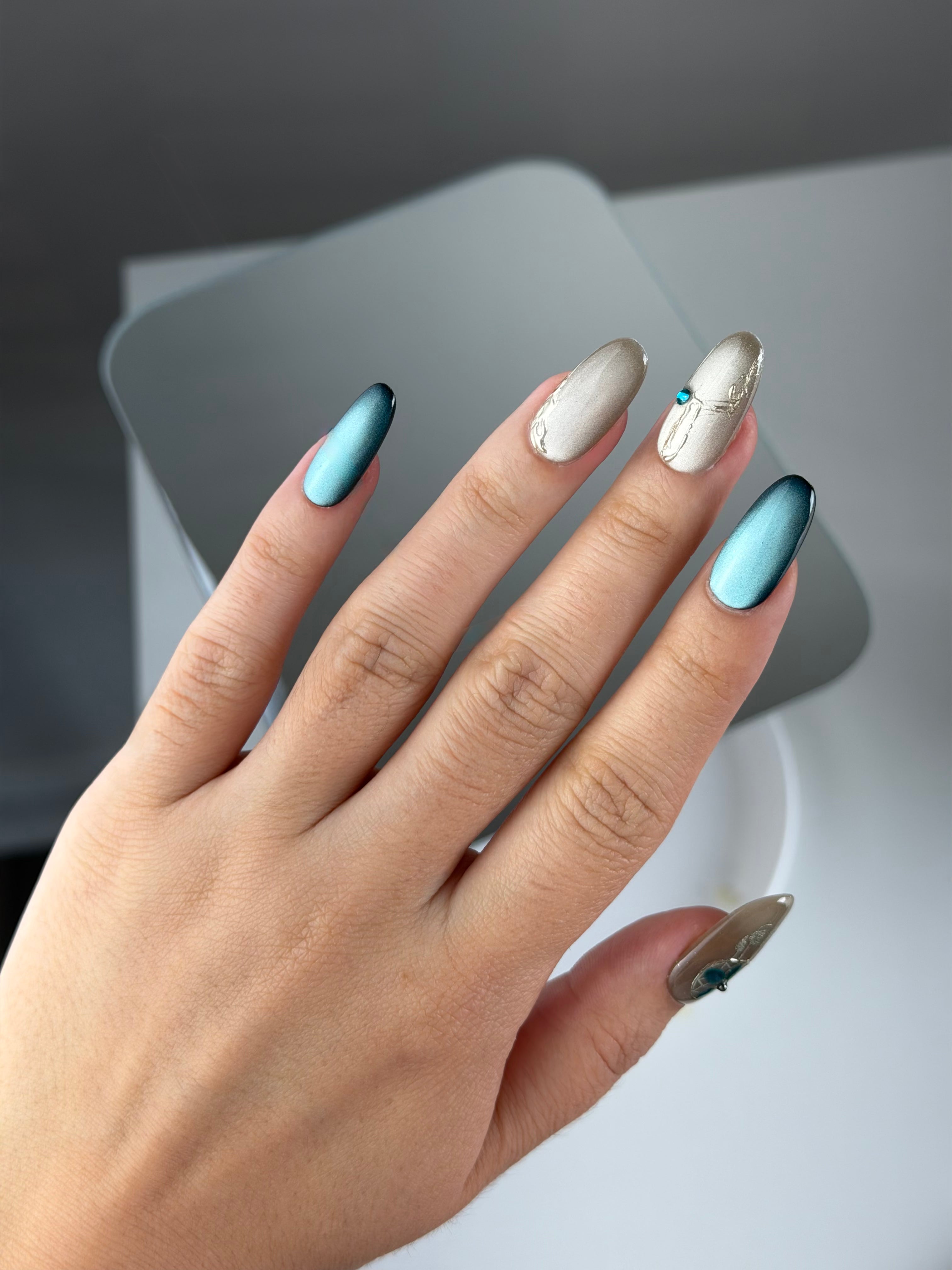 TEAL GLOW